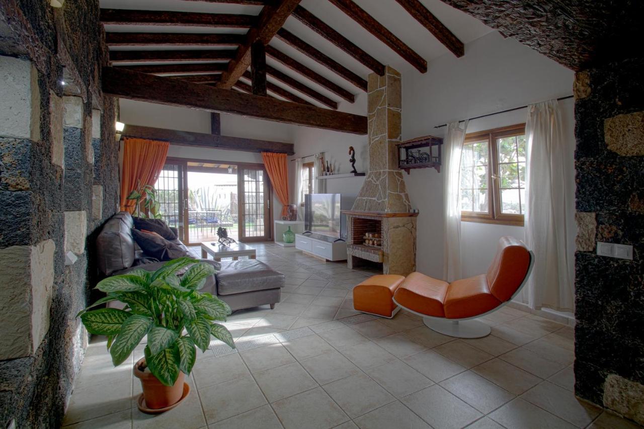 Villa Los Volcanes El Charco  ภายนอก รูปภาพ